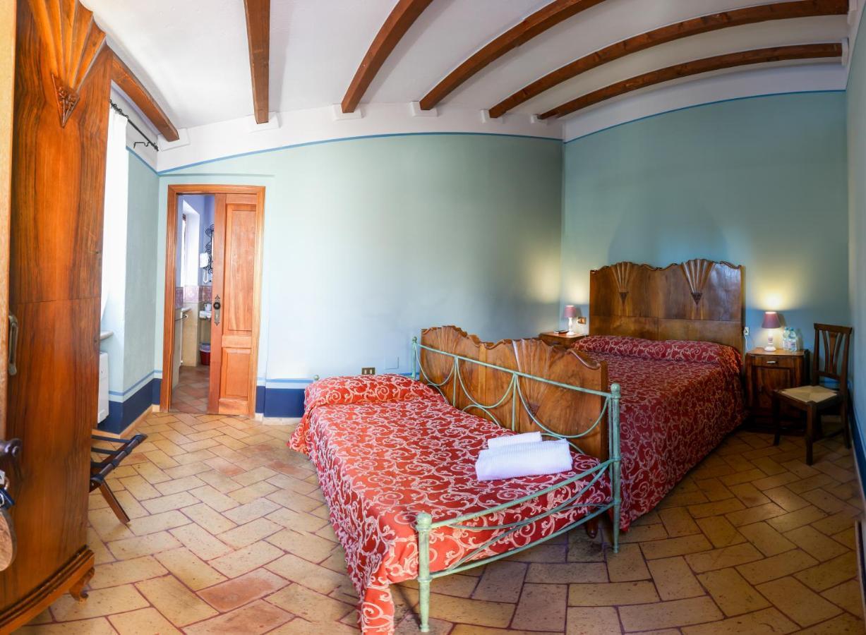 Albergo Diffuso Borgo Montemaggiore Montemaggiore al Metauro Buitenkant foto