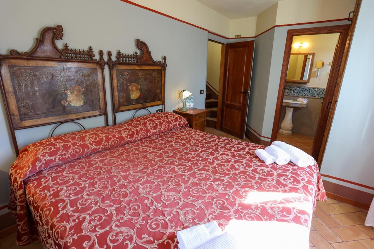 Albergo Diffuso Borgo Montemaggiore Montemaggiore al Metauro Buitenkant foto